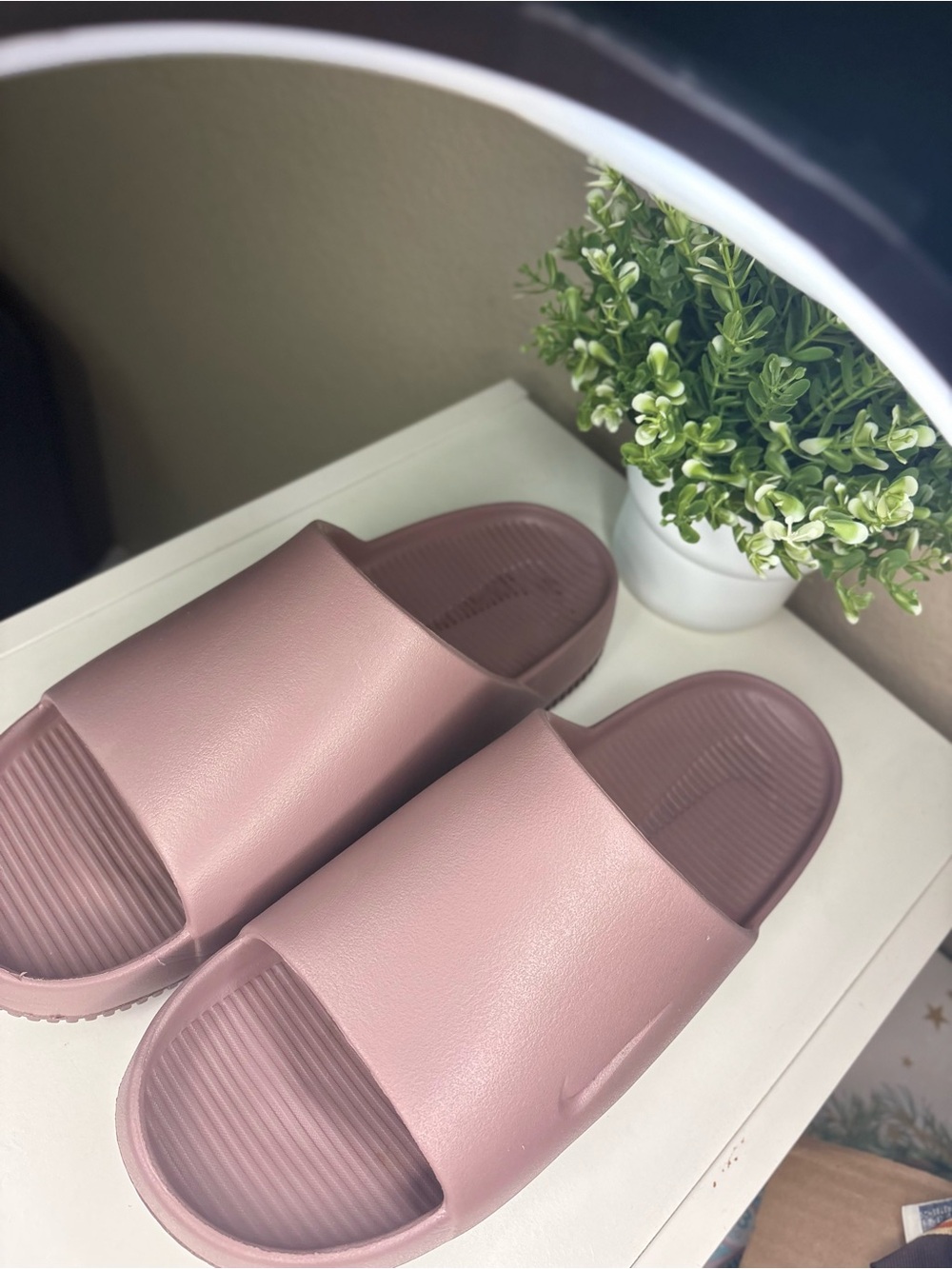 Nike Calm Slide Sandals Mauve Pink Women’s Foam Slides Water Resistant - Picture 7 of 7
